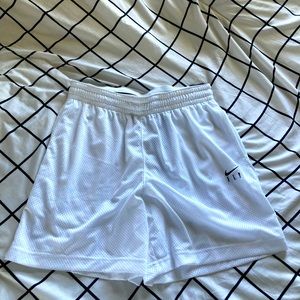 White Women’s Nike Dry Basketball Shorts Size L